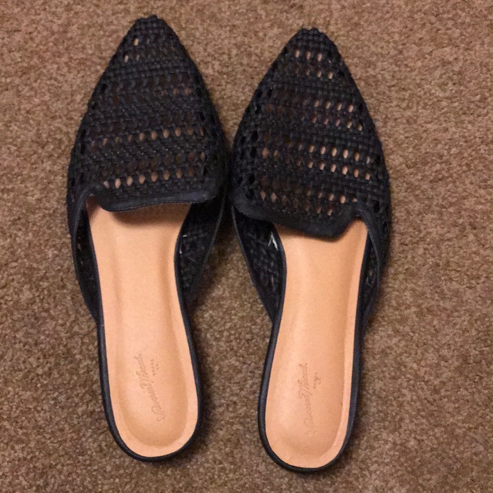 Black woven Mules